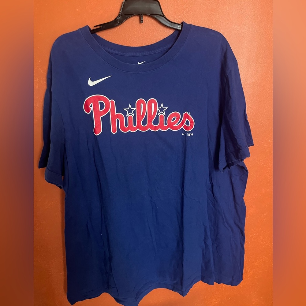 Men’s blue Phillies tshirt